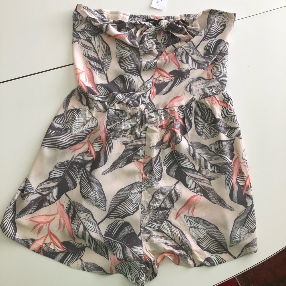 NWT Kendal & Kylie sleeveless romper. Size S.